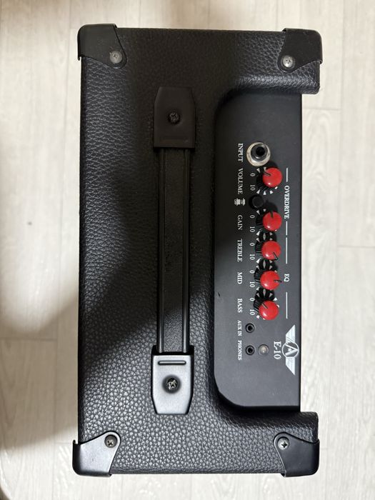 Комбоусилитель GEWA Zar E-10