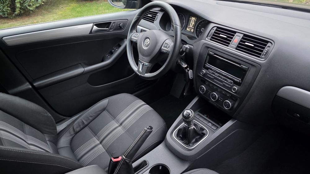 VOLKSWAGEN Jetta 2013 — imagine 3