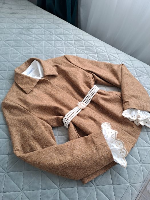 Palton scurt din matase si