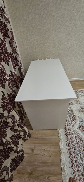 Стол письменный,
