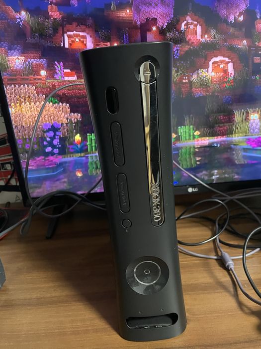 Xbox 360 elite 120 gb + 13 jocuri + 2 manete