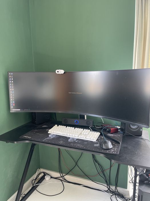 Samsung Odyssey G9 49” Gaming monitor в перфектно състояние