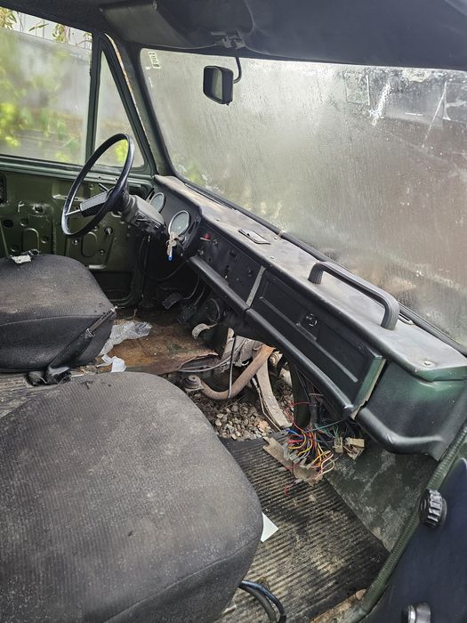 ARO 243. D se vinde inconplet