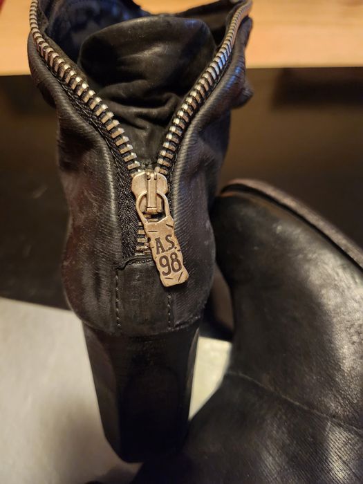 Черни боти от естествена кожа