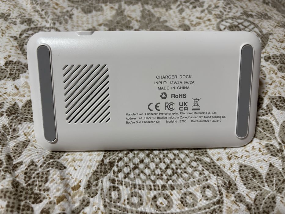 Безжична зарядна станция 3в1 – телефон, часовник и слушалки