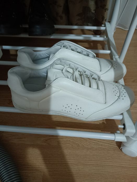 Продам кожаные кроссовки