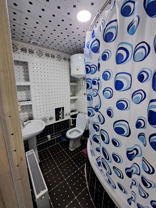 Шахар марказида жойлашган 1 хонали квартира ижарага берилади