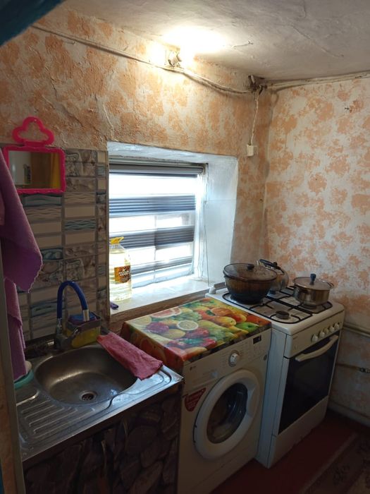 Дом продается  за линией.