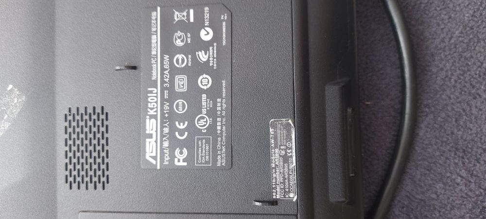 Лаптоп      ASUS