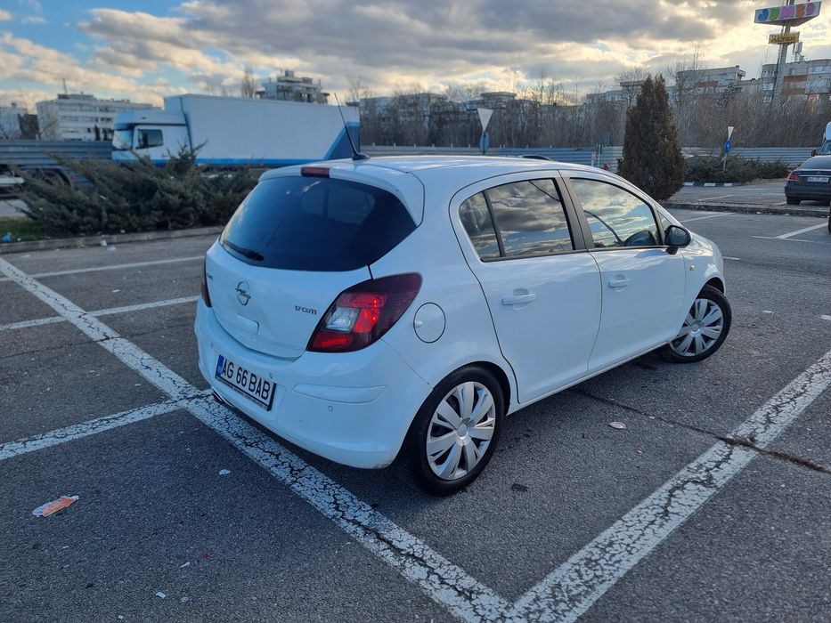 Vand Corsa d 1.7 cdti 125 cai 2009 kit + volanta schimbate  la 250000k