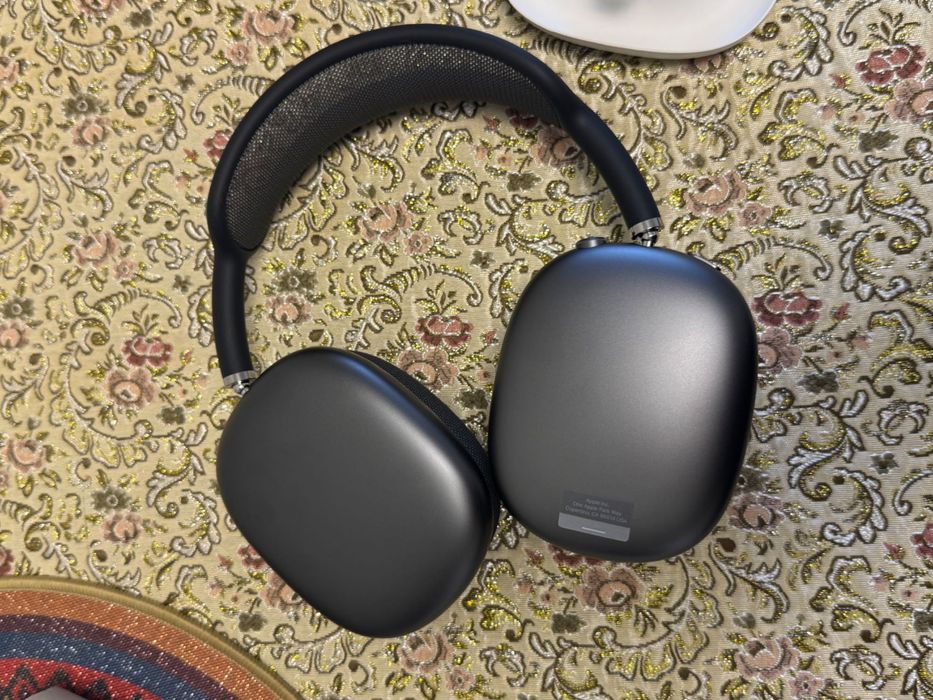 AirPods Max 1 version