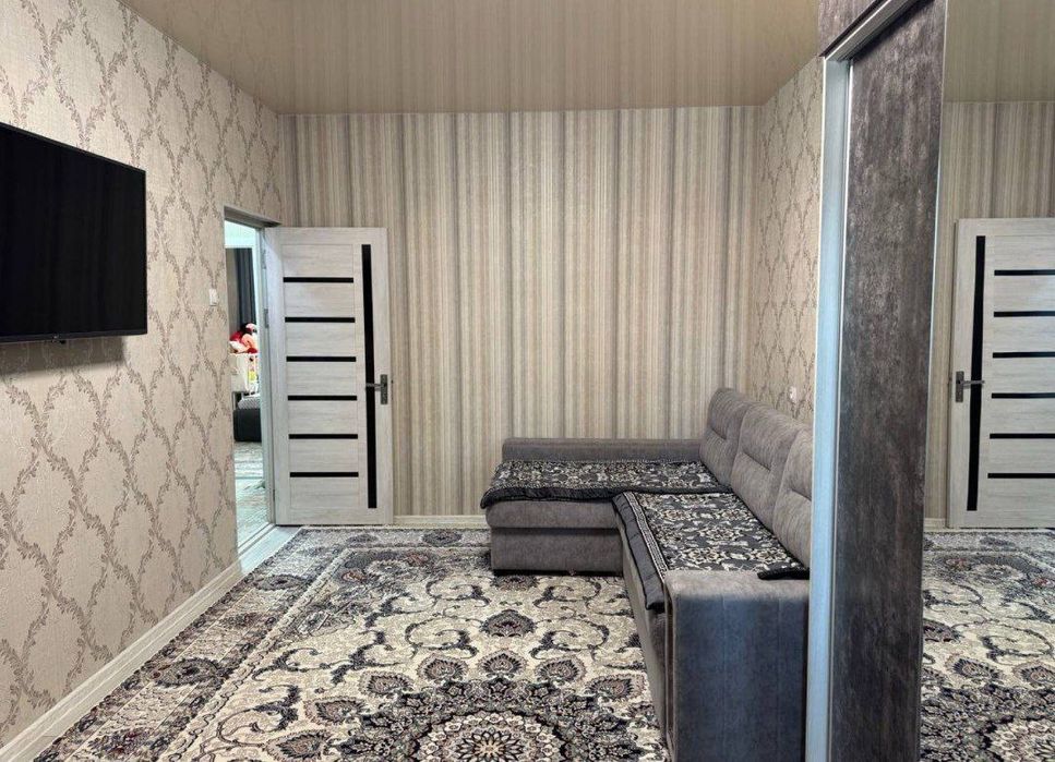 Юнусабад 11 - 2/4/4    балкон 2/6.  58м²