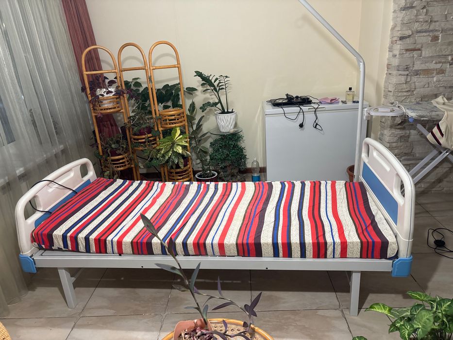 Кровать медицинская б/у