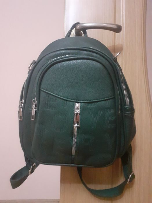 Ghiozdan dama ,verde ,nou cu eticheta