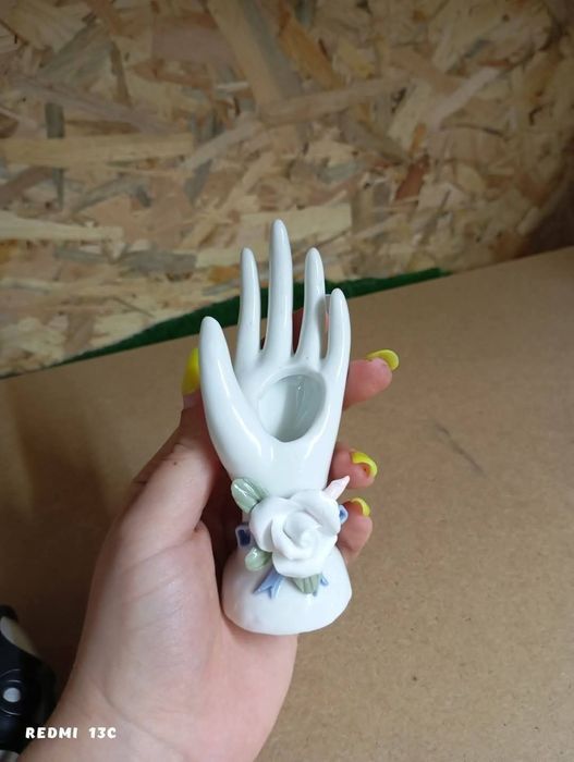 Стара Порцеланова ръка вазичка