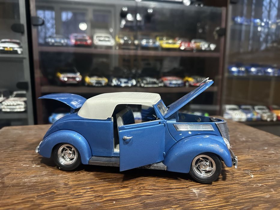 Machete 1:18 - diverse modele
