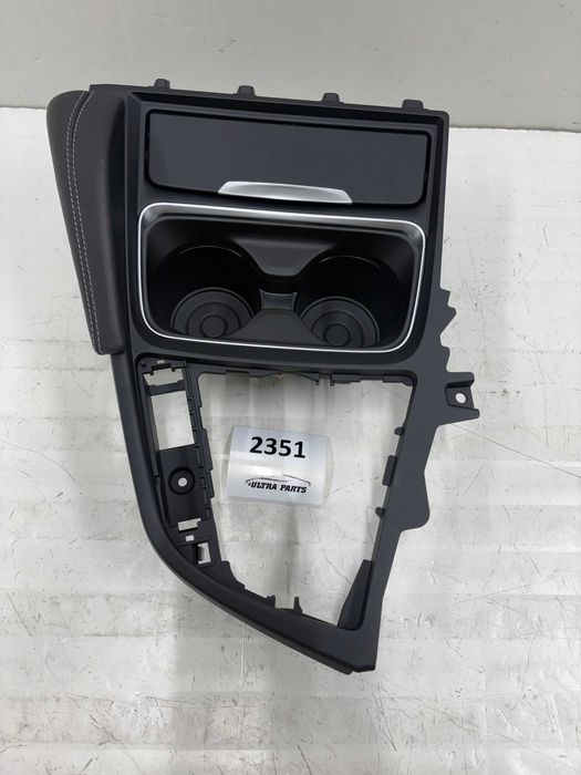 Предна част централна конзола / Поставка за чаши БМВ М3 Ф80 М4 Ф82 Ф83