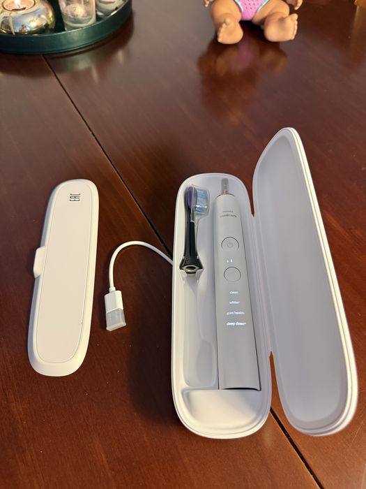 Philips Sonicare DiamondClean Seria 9000, Roz Auriu