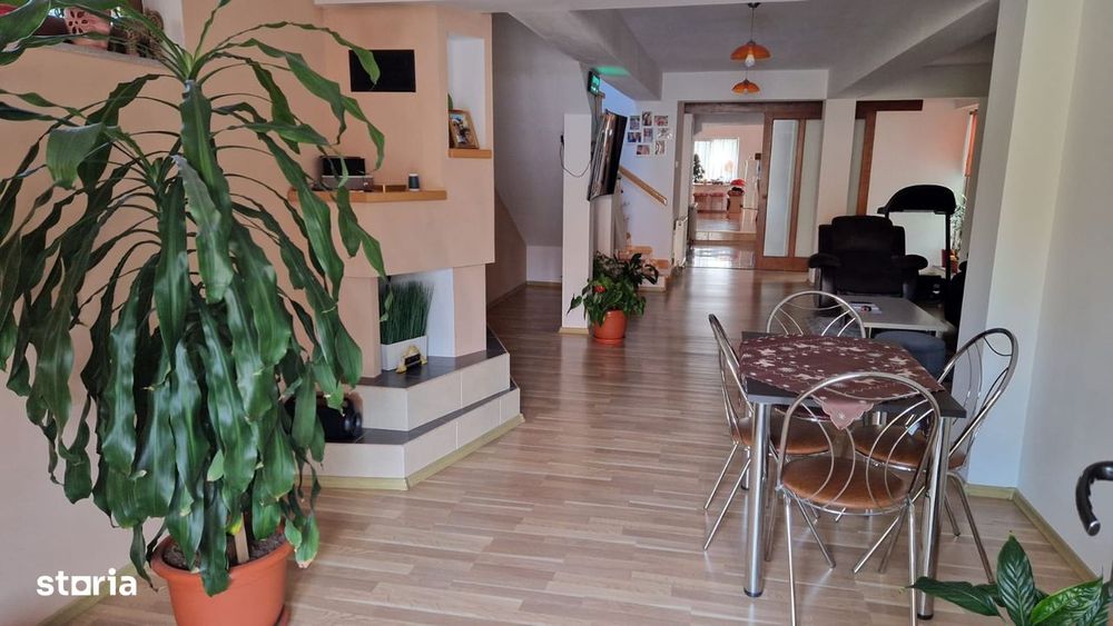 Proprietate versatilă, mobilată, utilată - 260 m² utili + 730 m² curte