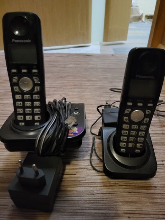 Продам радиотелефон. Можно на запчасти.