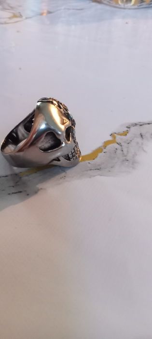 Продам печатку в виде черепа