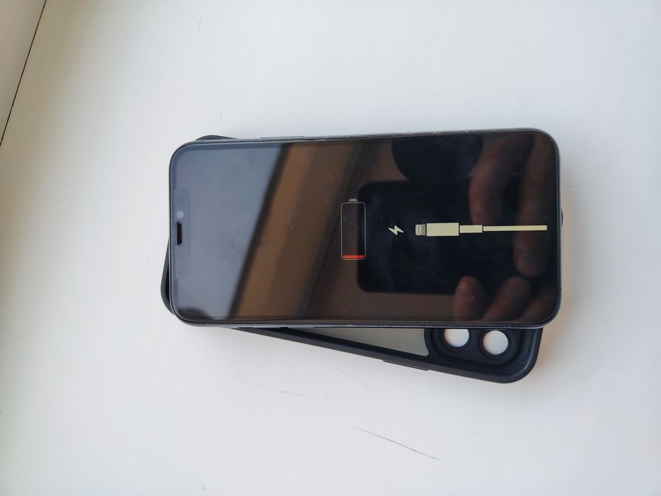 IPhone 11 pro 64 г