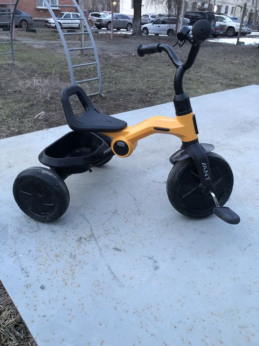 Трехколесный велосипед