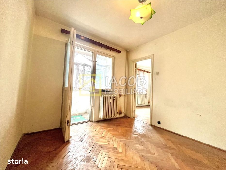 Apartament 3 camere, str. Stadionului, etaj 2