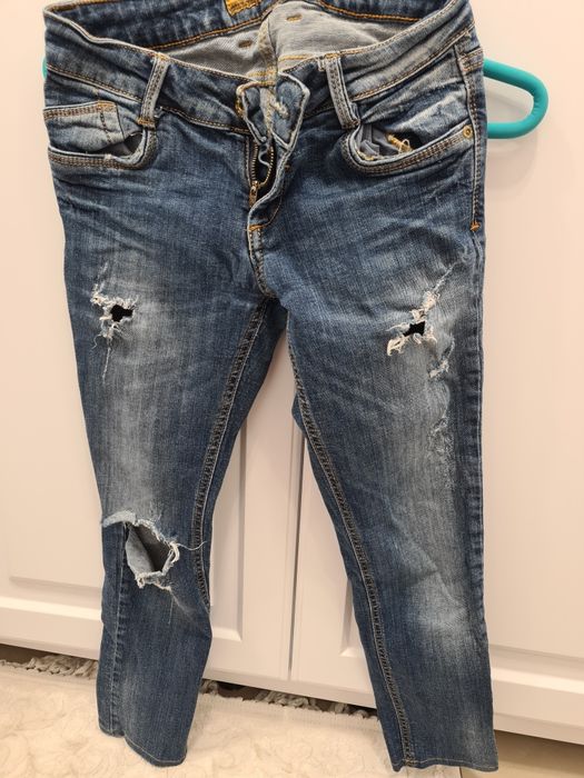 Patru perechi de pantaloni mărimea S,50 de lei