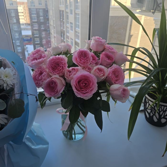 Продам два букета свежих роз