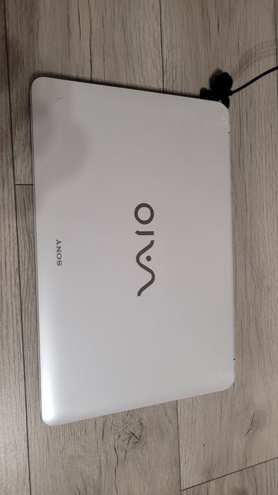 Laptop Sony Vaio intel 2117U 1.8 GHz / 4GB / 500 GB SVF152C29M