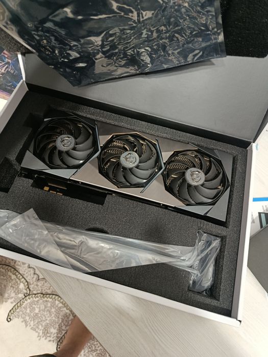MSI GeForce RTX 3080 Ti Suprim X 12GB
Ўйинлар ва иш учун энг зўр видео