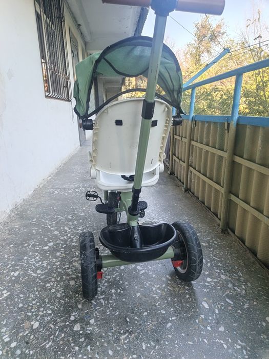 Велокаляска сотилади