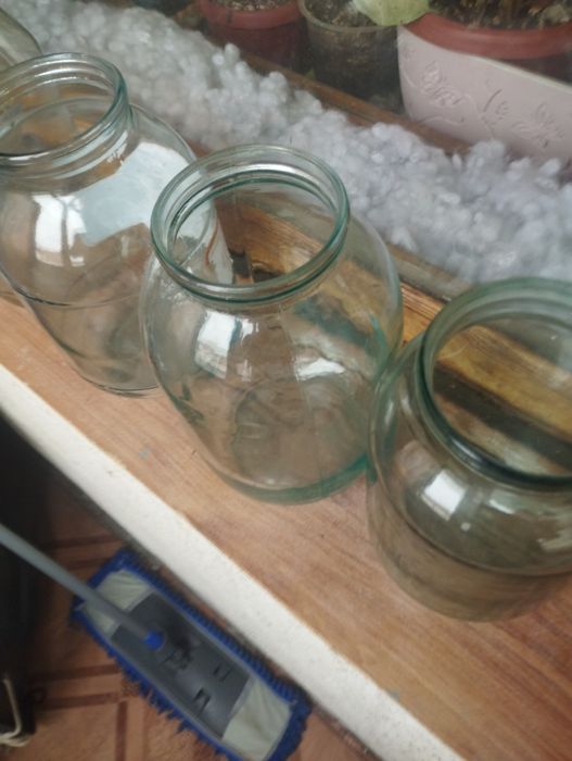 Продам банки 2-л.