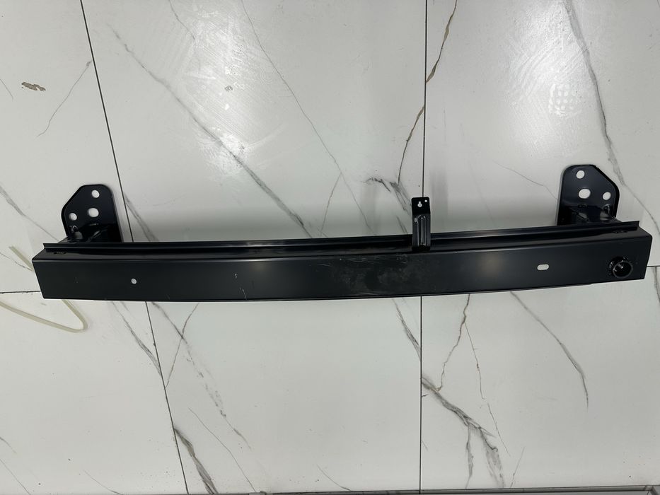 Kia Seltos усилитель переднего бампера