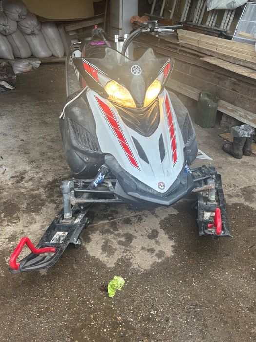 Snowmobil yamaha rx1 An 2008 ( schimb cu auto,enduro sau naked )