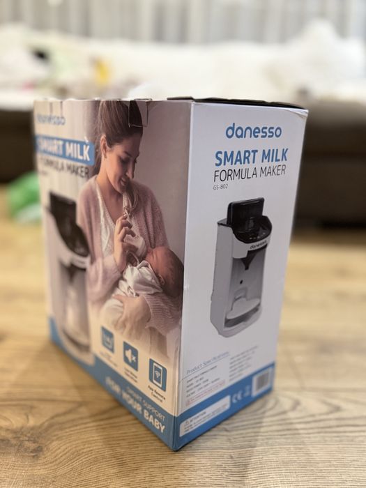 Vând espressor automat pentru prepararea laptelui praf, marca Danesso, modelul GS-802.