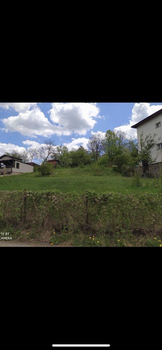 Продавам упи 920м2 село студена