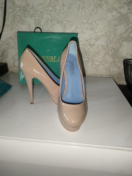 Туфли женские. Кремовые