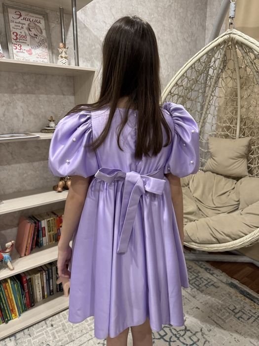 Продам нарядное платье для девочки