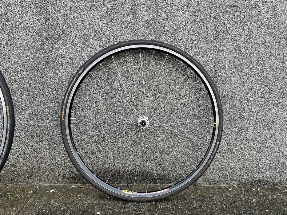 Vand roti 28 Shimano Dura Ace 7200 bicicleta cursiera semicursiera