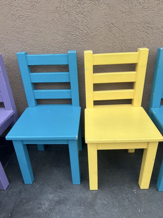 Mese si scaune pentru copii, din lemn