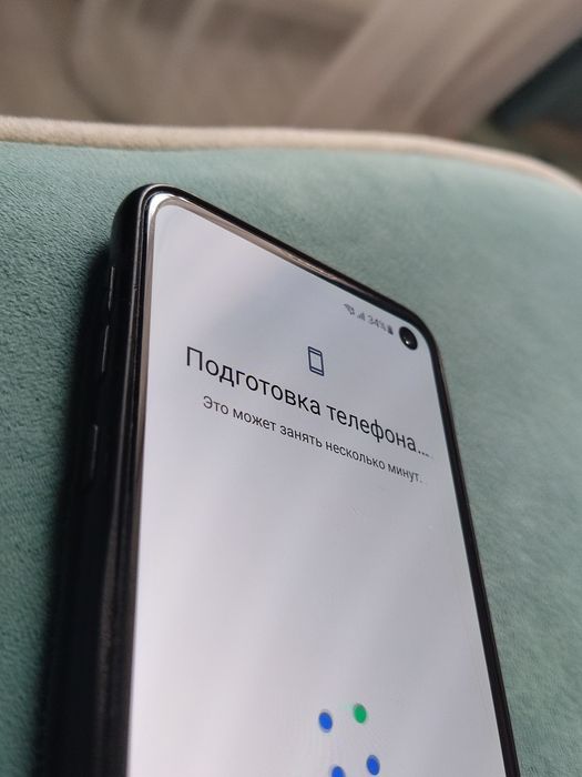 Продам Samsung s10e