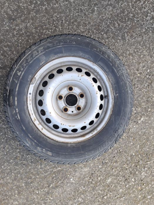 Vand cauciucuri 215.65.R16 cu jante