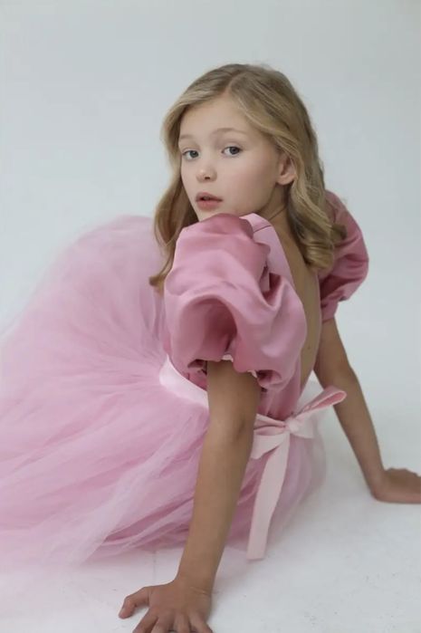 Нарядные платья для левочек на прокат