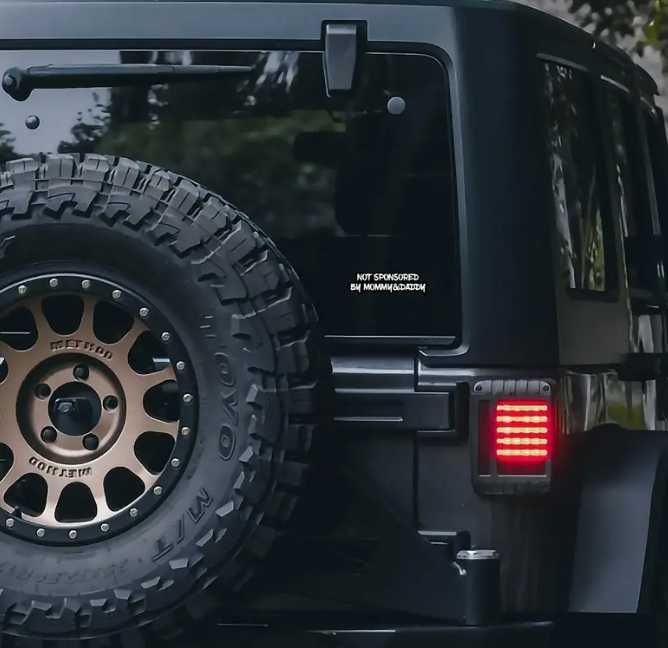 Стикер "Not sponsored by mommy & daddy"