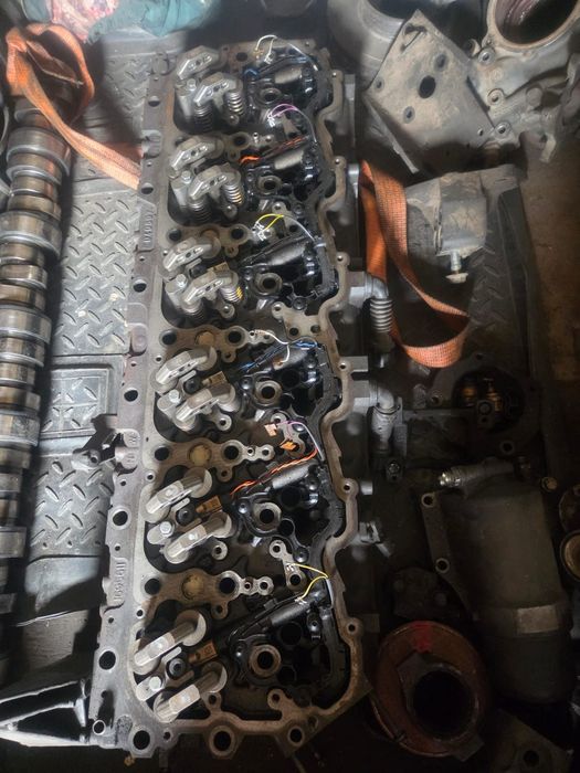 Продам головку Даф105