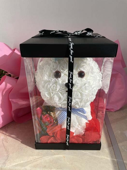 Подарък за момиче/жена-мече от рози