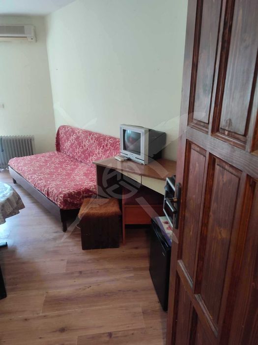 Дава се под наем Едностаен апартамент в к.к. Св.Св. Константин и Елена - 36 кв.м за 199.41 € - Снимка #1