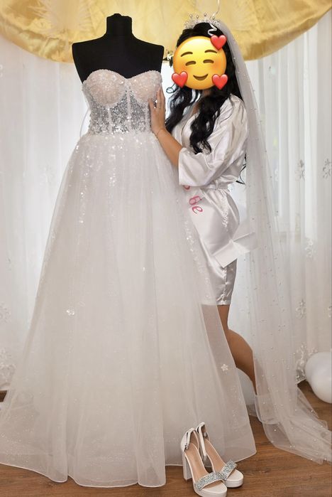 Inchiriez manechin rochie mireasa/ costum mire